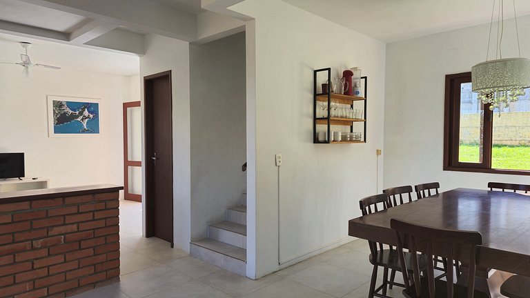 Casa em quatro ilhas - 50mts da praia