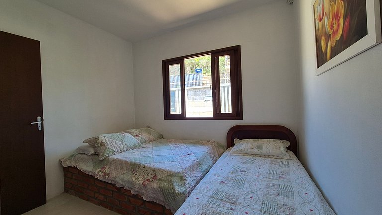 Casa em quatro ilhas - 50mts da praia