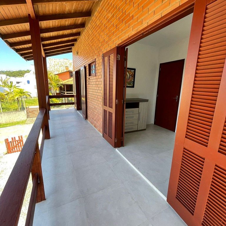 Casa em quatro ilhas - 50mts da praia