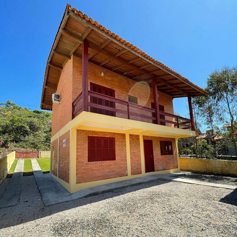 Casa em quatro ilhas - 50mts da praia